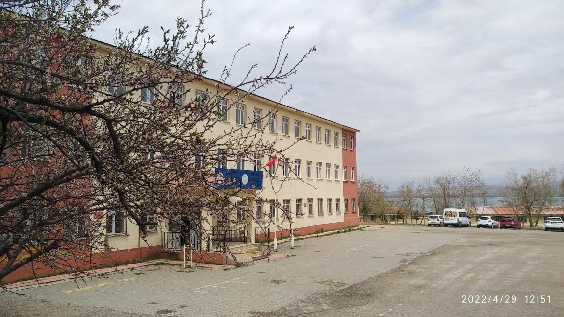 Yahya Kemal Beyatlı Ortaokulu Fotoğrafı