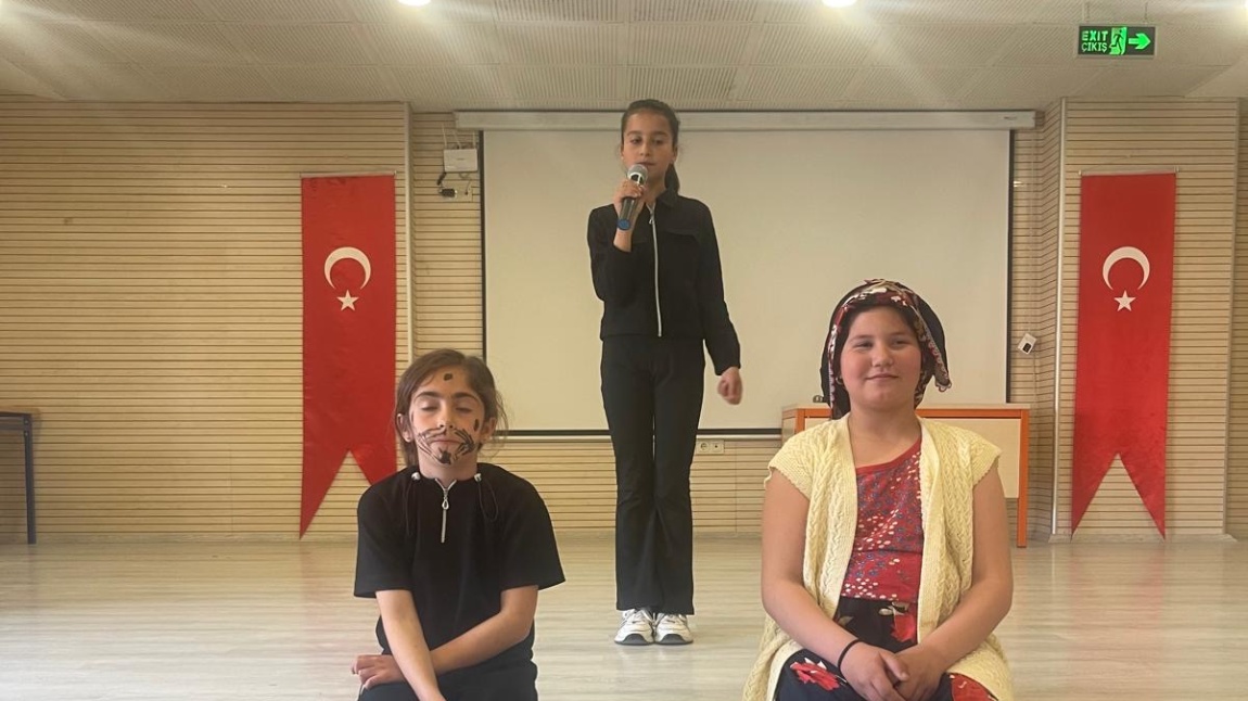 Okulumuzda Drama Gösterisi